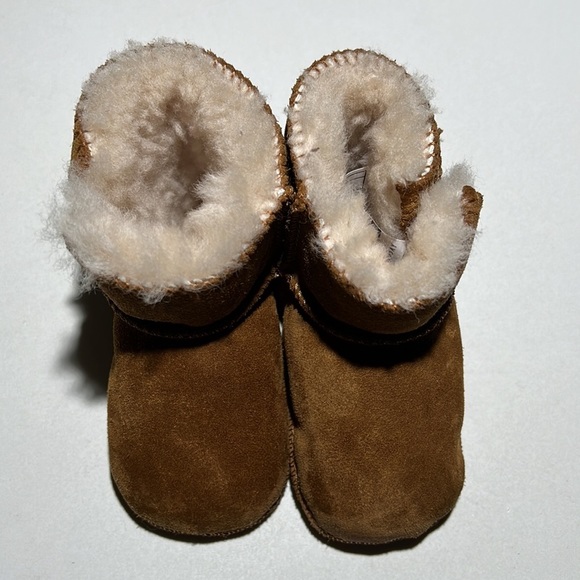 UGG Erin Bootie Baby Sheepskin Wool - Picture 5 of 8